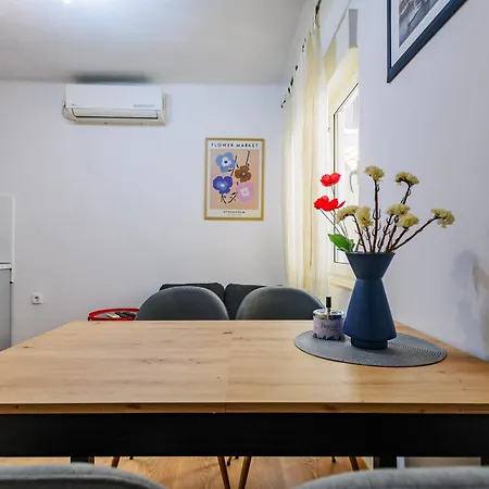 Pretty In The Centre - Old Town Apartment Zadar