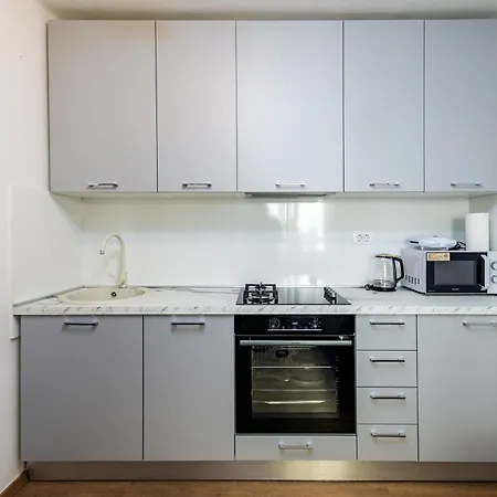 Pretty In The Centre - Old Town Apartment