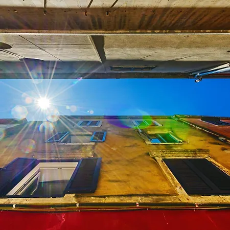 Pretty In The Centre - Old Town Apartment *
