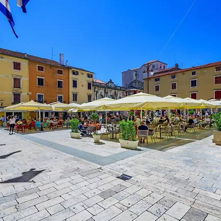 Pretty In The Centre - Old Town Apartment