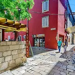 아파트 Pretty In The Centre - Old Town *
