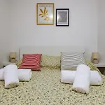 Pretty In The Centre - Old Town 아파트 *