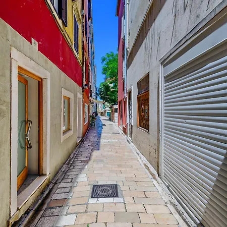 Pretty In The Centre - Old Town * Ζαντάρ